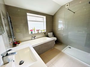 Family Bathroom- click for photo gallery